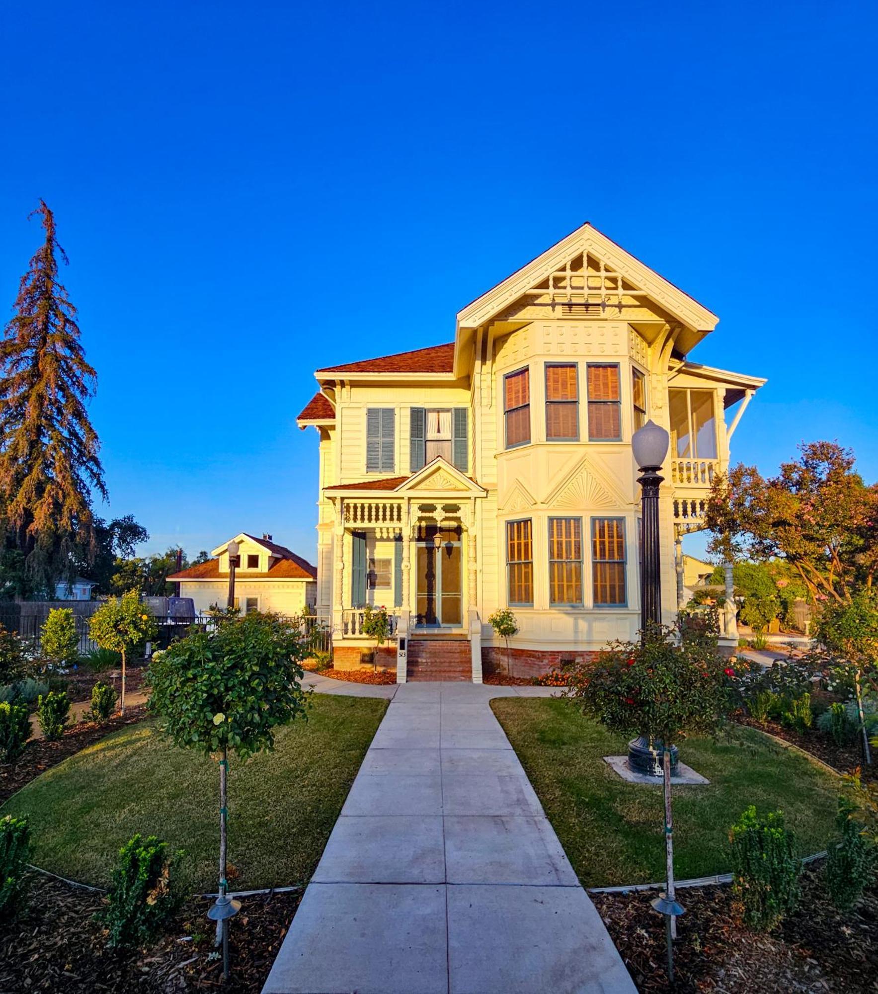 The Jd Hyde Historic Inn Visalia Exterior foto